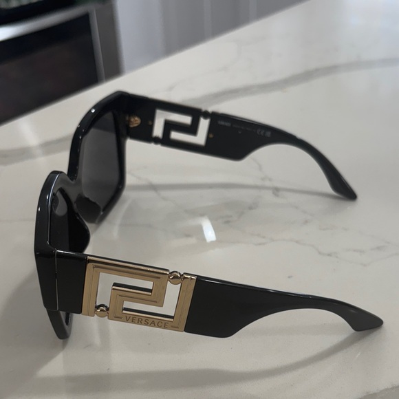 Versace Bold Black Oversized Sunglasses - Picture 2 of 3